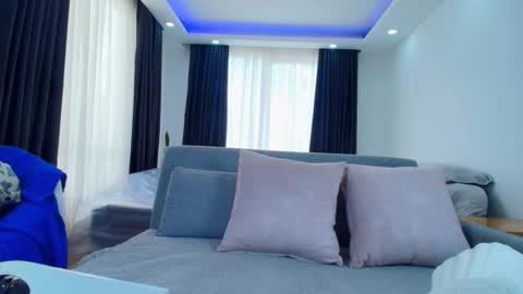 Snapshot of evasweet__ chatting on October 2025 06:19:01 PM EVA LUNA online show from October 2025 06:19:01 PM