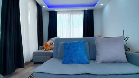 Snapshot of evasweet__ chatting on November 2025 07:03:01 PM EVA LUNA online show from November 2025 07:03:01 PM