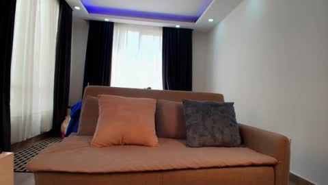 Snapshot of evasweet__ chatting on November 2025 05:45:03 PM EVA LUNA online show from November 2025 05:45:03 PM