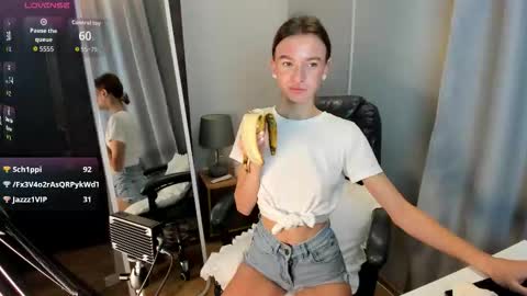 Snapshot of evatoniz chatting on November 2025 01:59:02 AM Eva online show from November 2025 01:59:02 AM