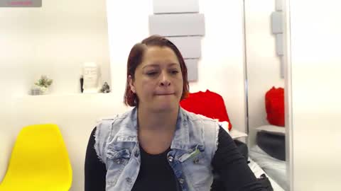 Eva Twiss online show from November 2025 12:04:01 PM