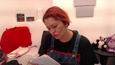 Eva Twiss online show from April 2026 12:30:02 PM