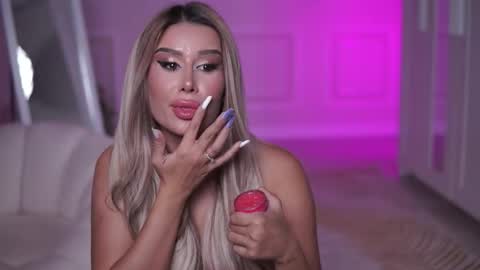 Eva online show from November 2025 08:35:02 PM