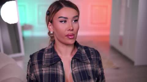 Eva online show from November 2025 08:43:01 PM