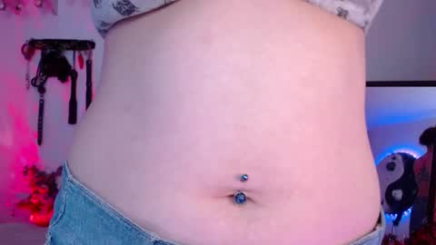 Eve Blue  friends. IG eve blue77 TW EveBlue 1 OF eveblue7 online show from November 2025 12:31:02 AM