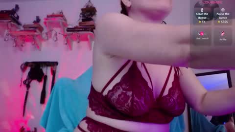 Eve Blue  friends. IG eve blue77 TW EveBlue 1 OF eveblue7 online show from November 2025 03:28:01 AM