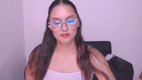 Snapshot of eve_rox18 chatting on December 2024 08:11:02 AM Eve Rox18 online show from December 2024 08:11:02 AM