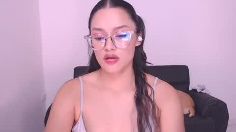 Snapshot of eve_rox18 chatting on January 2025 12:17:02 AM Eve Rox18 online show from January 2025 12:17:02 AM