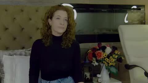 EveHamilton online show from November 2025 06:43:02 PM