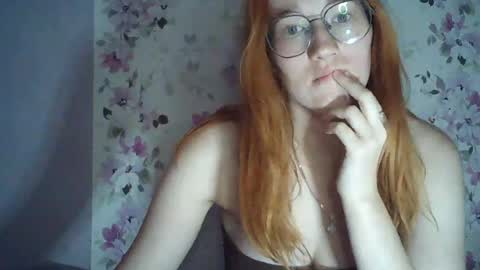 Snapshot of eveliina_shy chatting on July 2026 02:19:02 PM Evelina online show from July 2026 02:19:02 PM