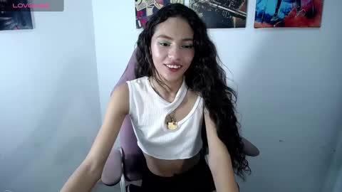 Snapshot of evelin_shy chatting on December 2024 03:26:02 AM Evelin online show from December 2024 03:26:02 AM
