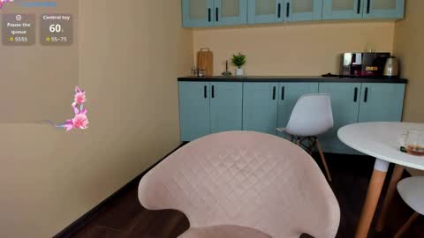 Evelina  online show from April 2026 01:00:02 AM