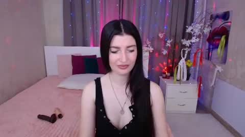 Snapshot of evelingills chatting on June 2026 05:23:02 AM Evelin online show from June 2026 05:23:02 AM