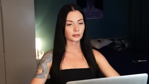 your Love online show from October 2025 09:48:02 PM