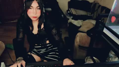 Snapshot of evelyn420521 chatting on July 2026 06:13:01 PM evelyn420521 online show from July 2026 06:13:01 PM