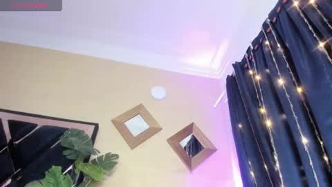 evelyn__rose1 online show from April 2026 01:52:01 AM