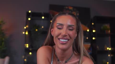 Evelyn online show from February 2026 07:30:02 PM