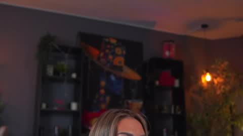 Evelyn online show from April 2026 06:11:02 PM