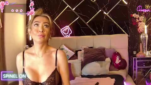 Snapshot of evelynagrey chatting on April 2026 12:29:02 PM EvelynaGrey online show from April 2026 12:29:02 PM