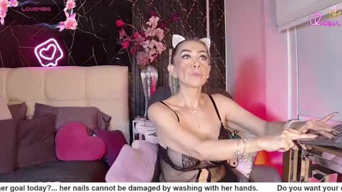Snapshot of evelynagrey chatting on May 2026 04:18:02 AM EvelynaGrey online show from May 2026 04:18:02 AM