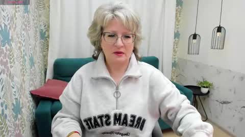 Evelyn online show from April 2026 05:10:01 AM