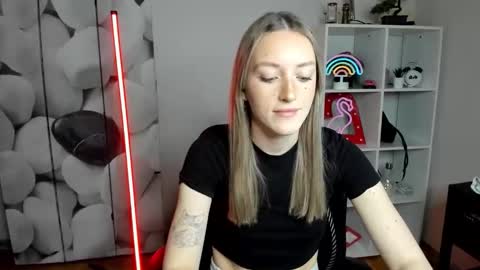 evelynblond online show from January 2026 01:24:01 PM