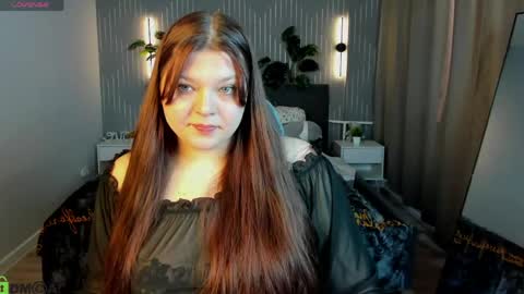 Evelyne Loo online show from April 2026 09:13:01 AM