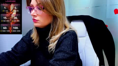 evelyne_rose online show from January 2025 06:25:01 AM