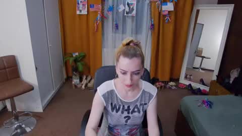 Snapshot of evelynreagan chatting on July 2026 05:59:02 AM evelynreagan online show from July 2026 05:59:02 AM