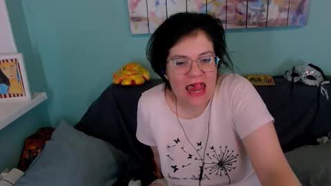 Everly online show from March 2026 10:14:01 PM