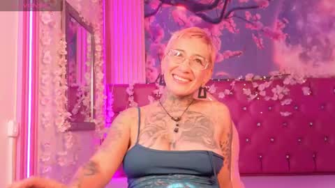 everlyn_sexx online show from February 2026 08:18:01 PM