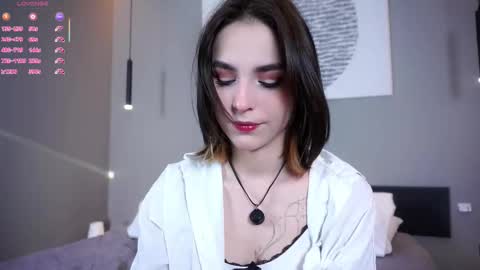 Anita online show from November 2025 04:03:02 AM