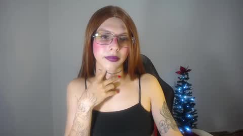 Evi online show from December 2024 09:00:02 PM