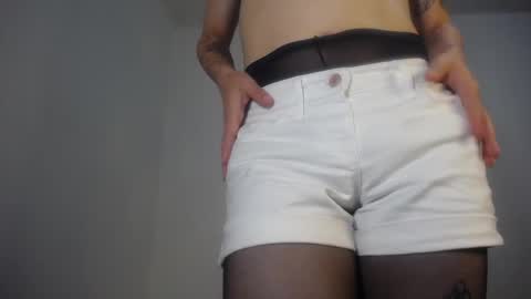 Evi online show from February 2025 05:15:01 PM