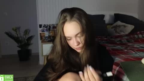 evi_woow online show from November 2025 09:32:01 PM