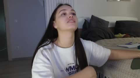 evi_woow online show from April 2026 11:31:01 PM