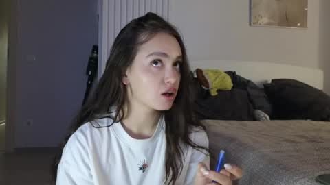 evi_woow online show from April 2026 11:07:02 PM