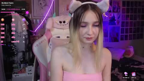 Evie online show from March 2025 11:20:01 PM