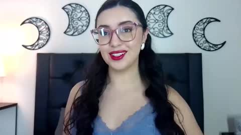 Evolet online show from November 2025 06:14:01 PM