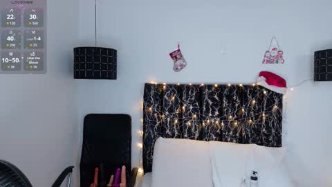 evvaa_moon online show from December 2025 12:24:02 PM