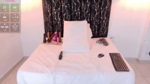 Snapshot of evvaa_moon chatting on June 2026 02:33:01 PM evvaa_moon online show from June 2026 02:33:01 PM