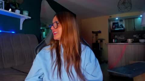 Snapshot of evy_orange1 chatting on July 2026 02:05:17 AM EVY online show from July 2026 02:05:17 AM