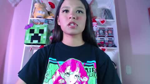 Im Evy online show from March 2025 10:24:01 PM