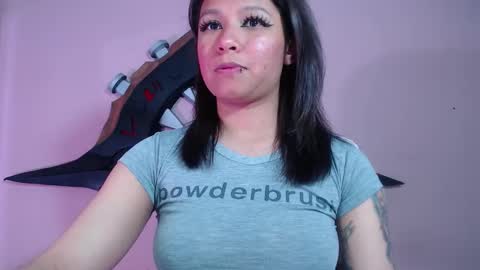 Im Evy online show from November 2025 12:14:02 AM