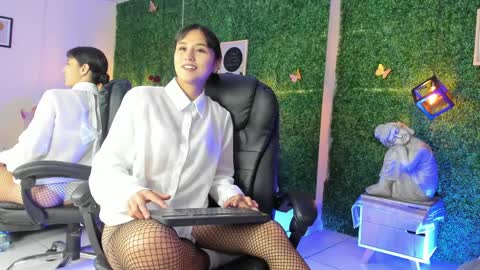 Evyy   online show from April 2026 08:42:02 PM