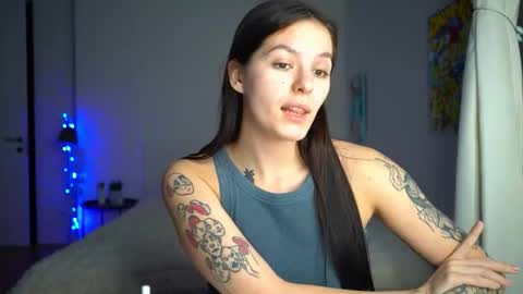 ewelynscott online show from December 2025 11:34:02 PM