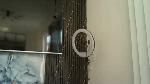 courtney online show from February 2026 06:42:01 AM