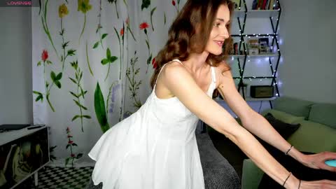 Snapshot of exe_cutie chatting on June 2026 10:00:01 PM Mary online show from June 2026 10:00:01 PM