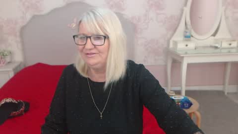 Snapshot of experiencedalana chatting on June 2026 10:08:02 PM Alana online show from June 2026 10:08:02 PM