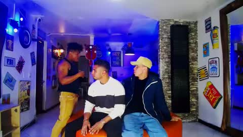 extrangers online show from January 2025 12:02:01 PM